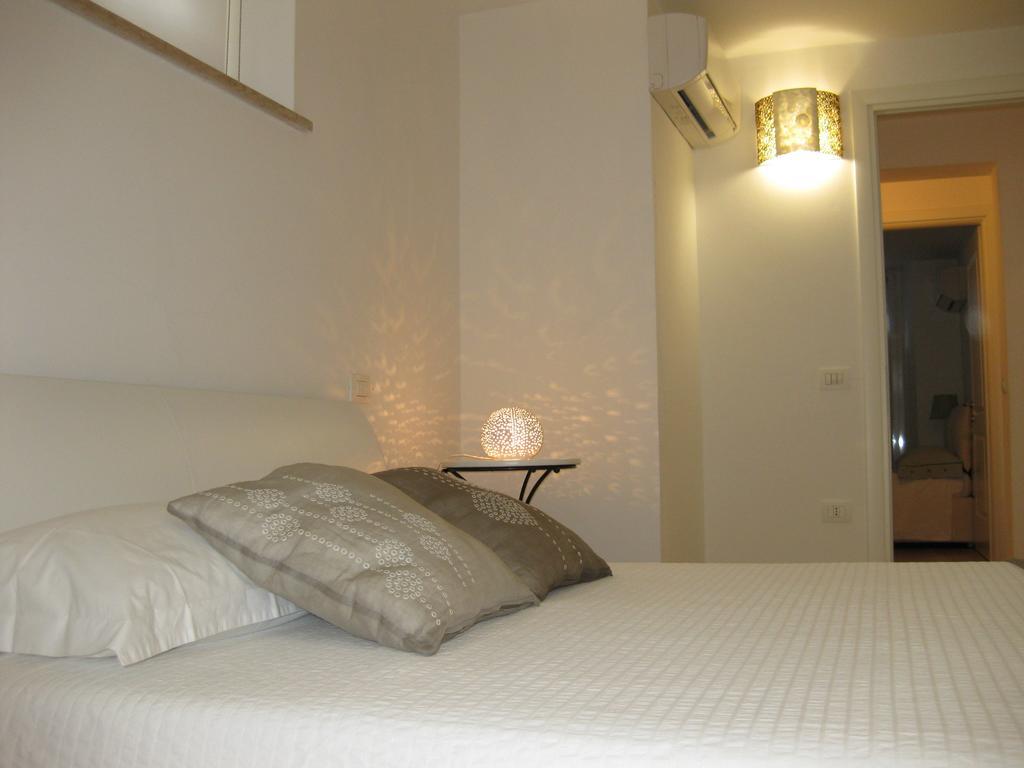 Appartamento In Villa Pesaro Quarto foto