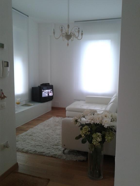 Appartamento In Villa Pesaro Quarto foto